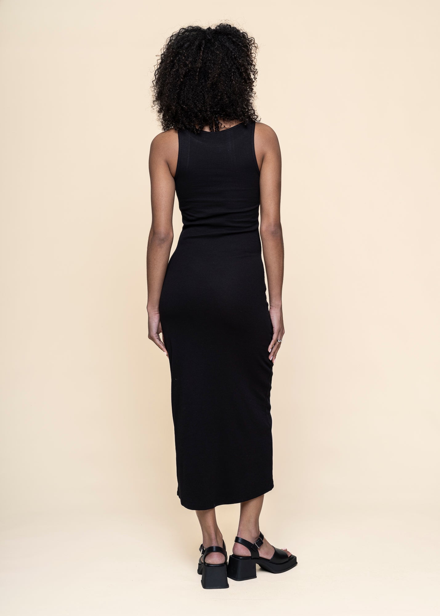 Robe longue côtelée en coton bio | Noir "rib dress motala black"