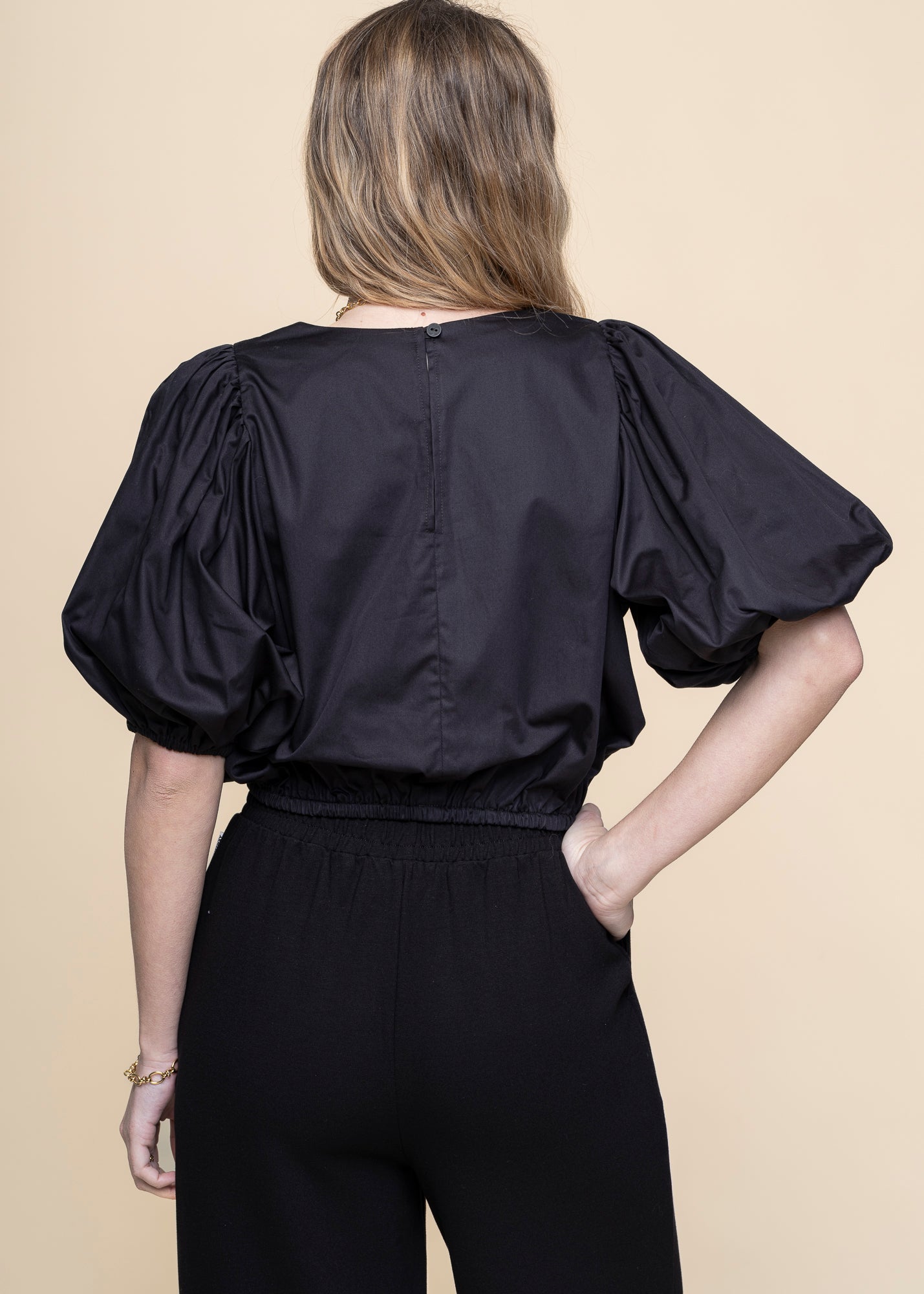 Blouse à manches bouffantes en coton bio | noir "laide black"