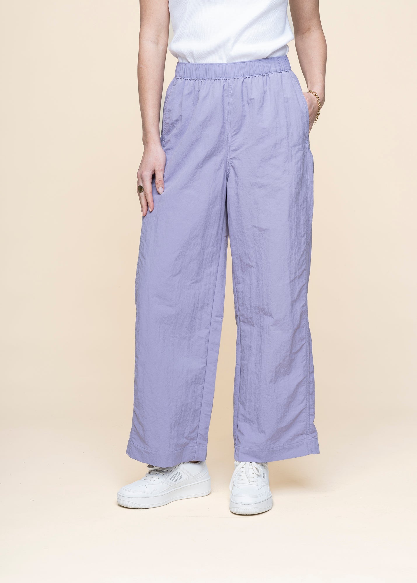 Pantalon ample en nylon recyclé | violet "outdoor everyday pants - concrete purple"