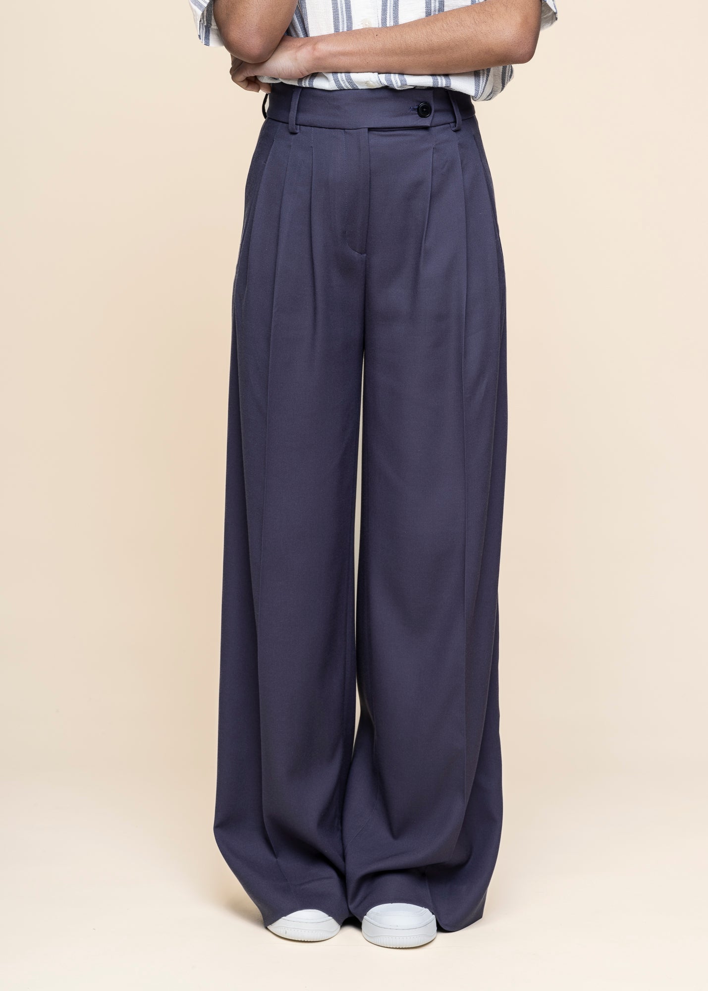 Pantalon à pinces ample en ecovero | bleu gris "kaayua - moonlight gray"