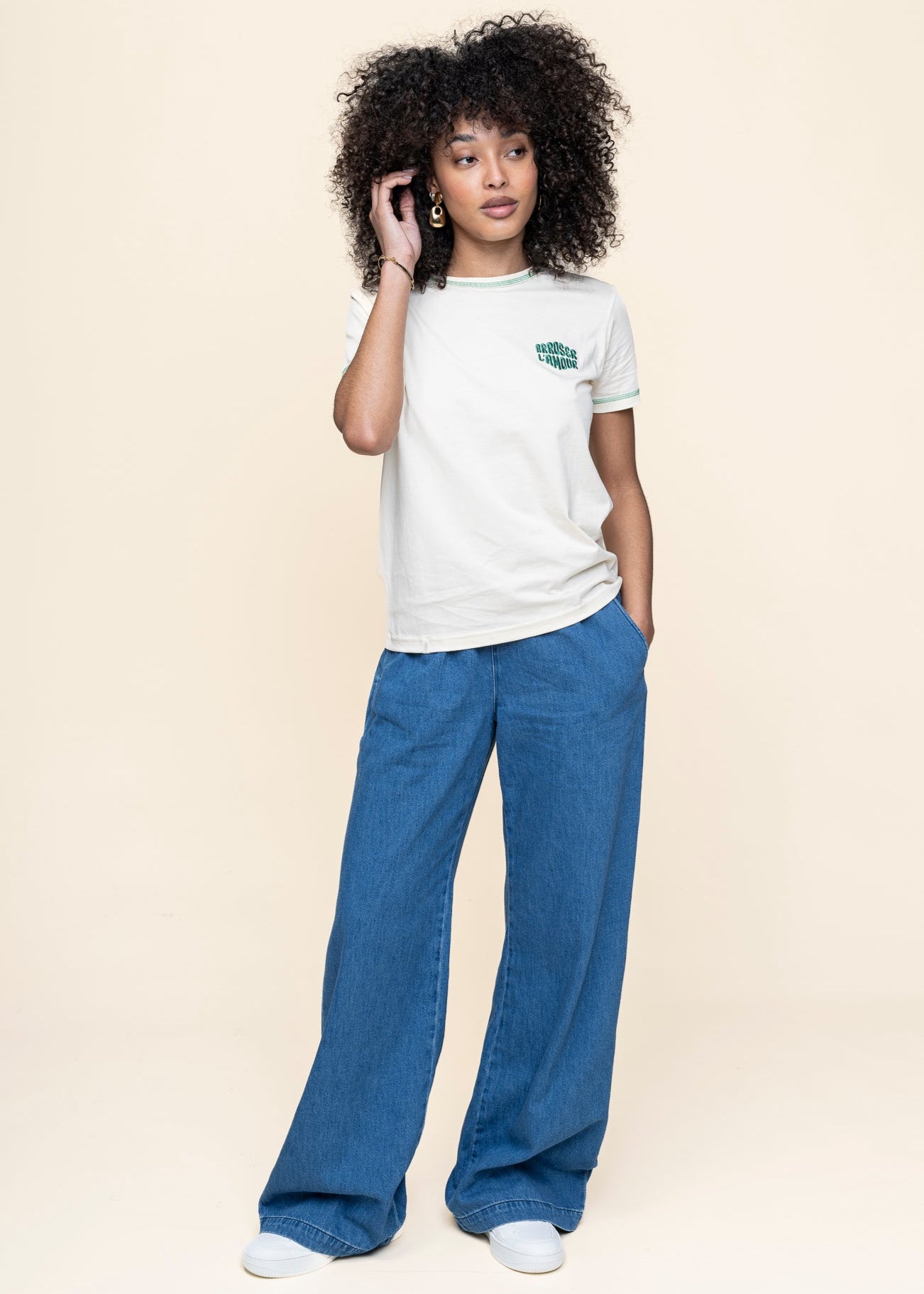 T-shirt en coton bio | écru "Choix - vanille logo vert"