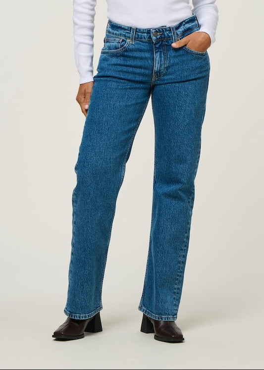 Jean droit en coton bio et recyclé | bleu "carry mid straight - stone vintage"