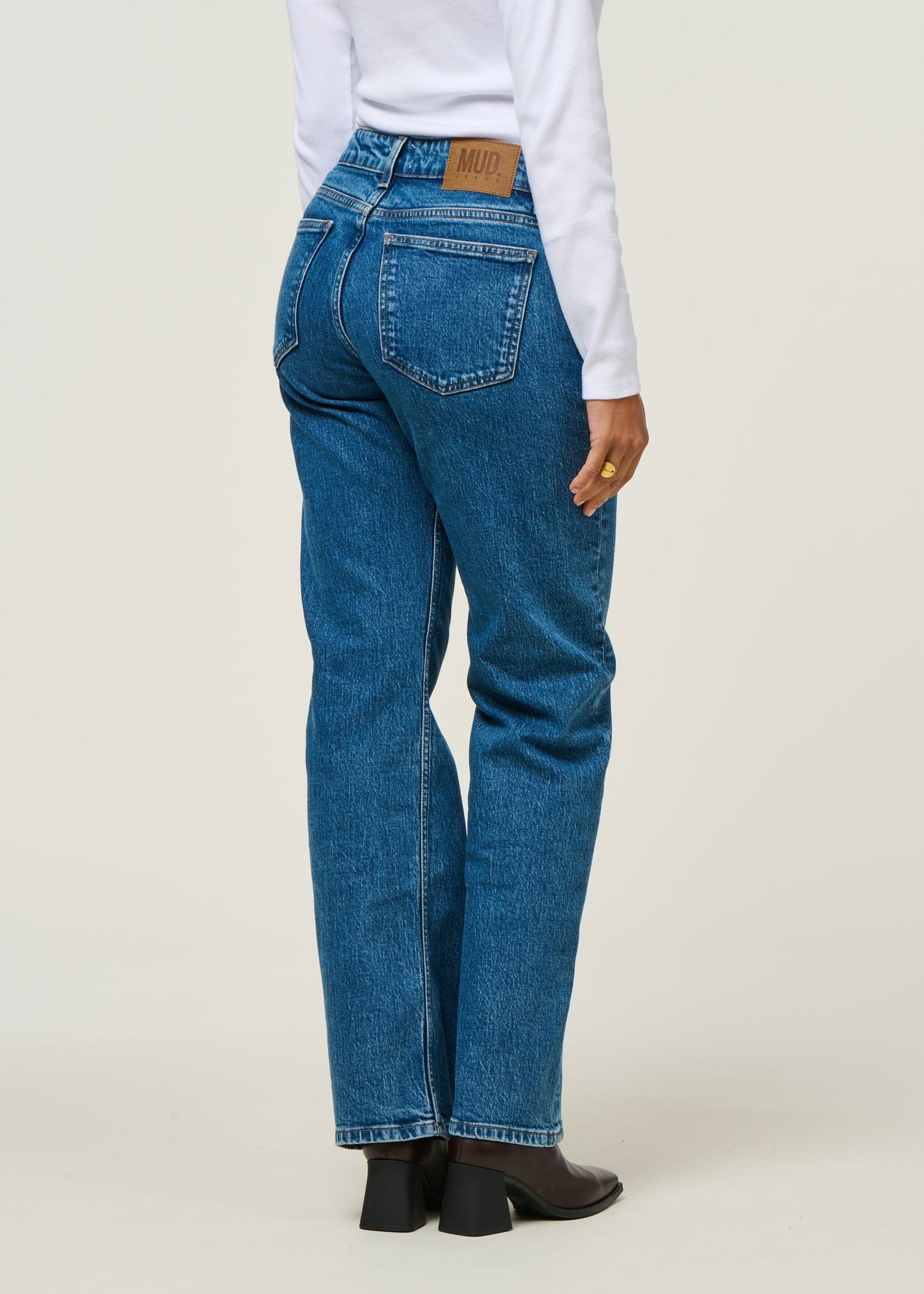 Jean droit en coton bio et recyclé | bleu "carry mid straight - stone vintage"