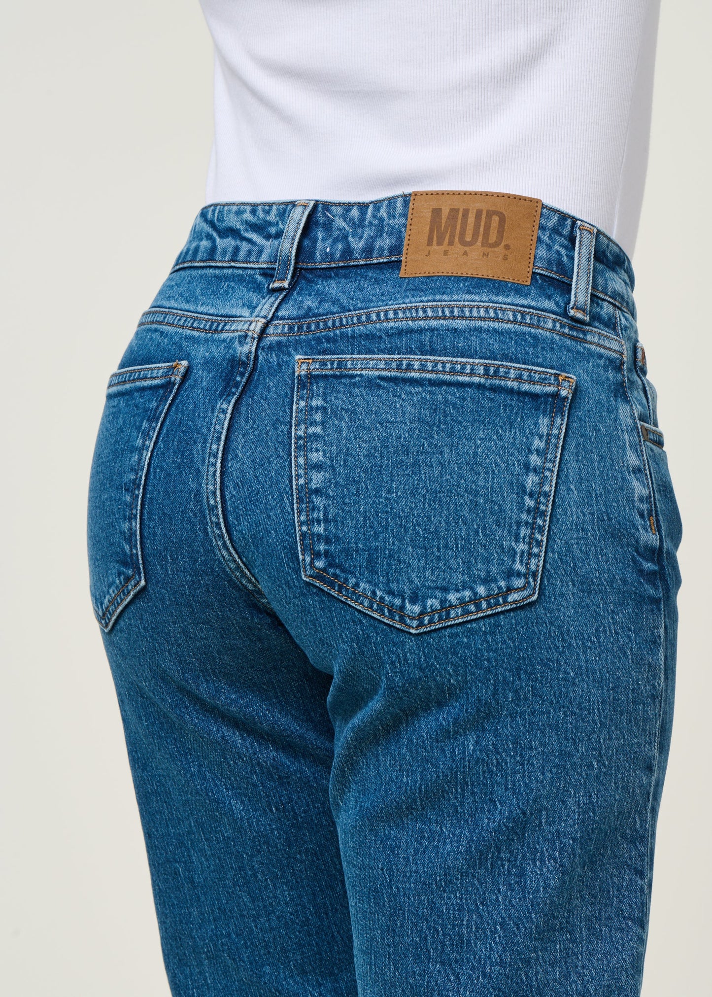 Jean droit en coton bio et recyclé | bleu "carry mid straight - stone vintage"