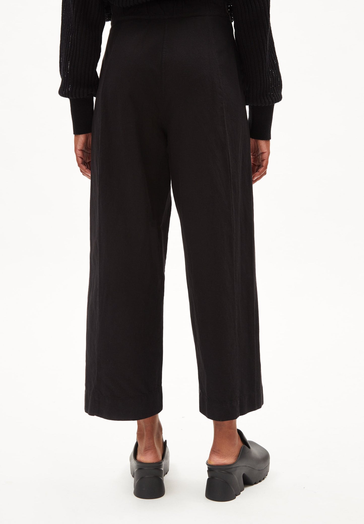 Pantalon noir en lin, coton bio et recyclé - carunaa lino black