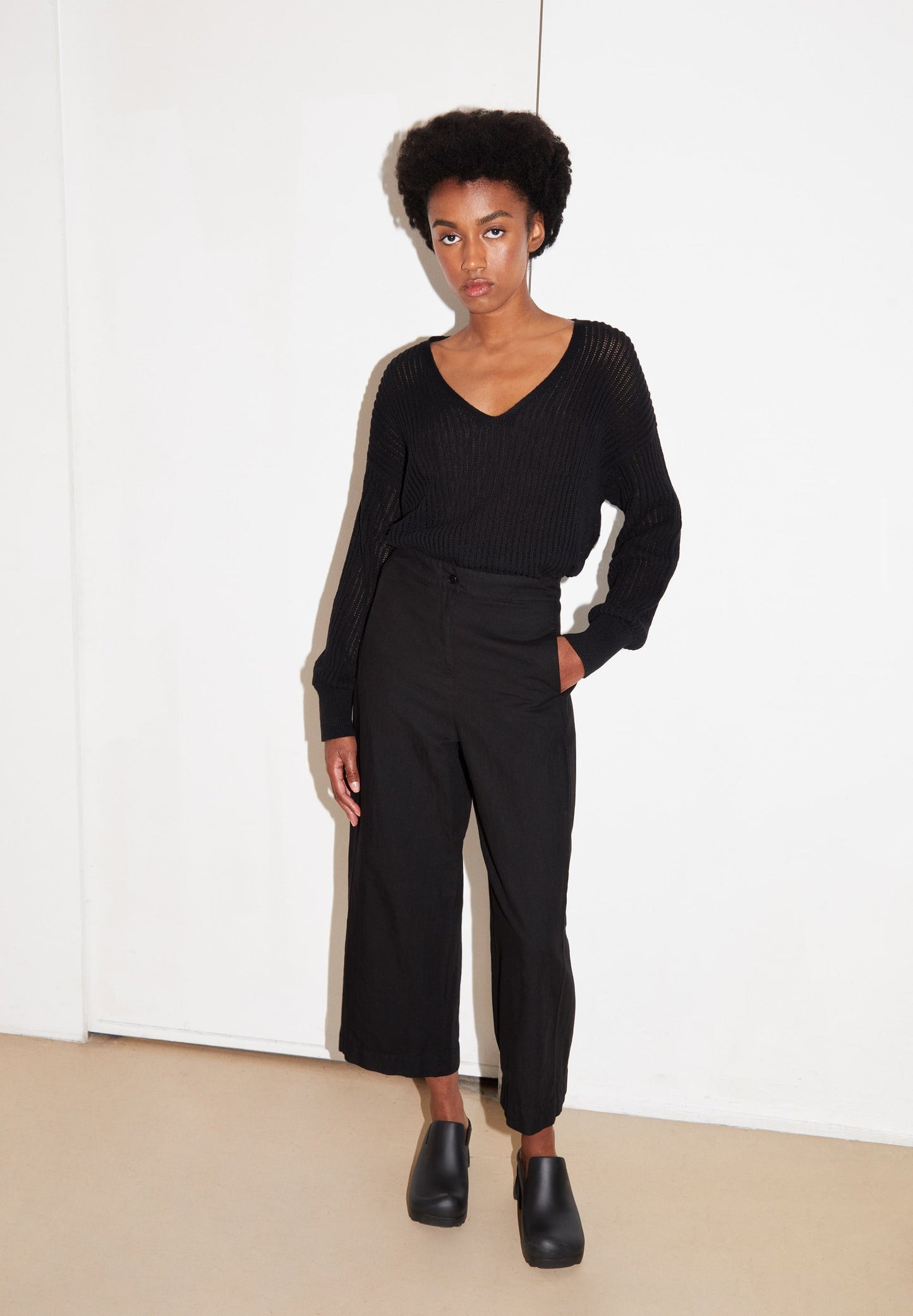 Pantalon noir en lin, coton bio et recyclé - carunaa lino black