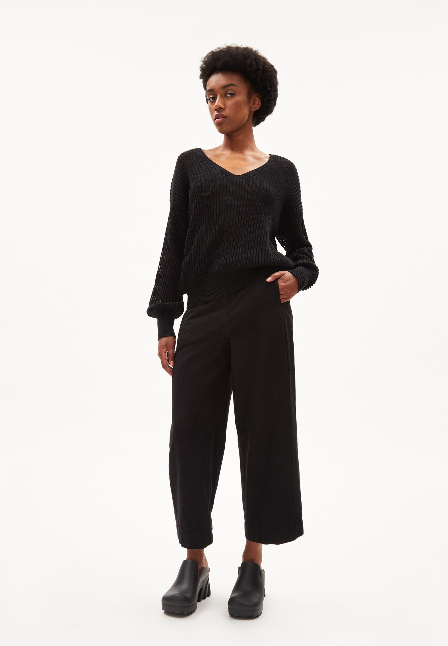 Pantalon noir en lin, coton bio et recyclé - carunaa lino black