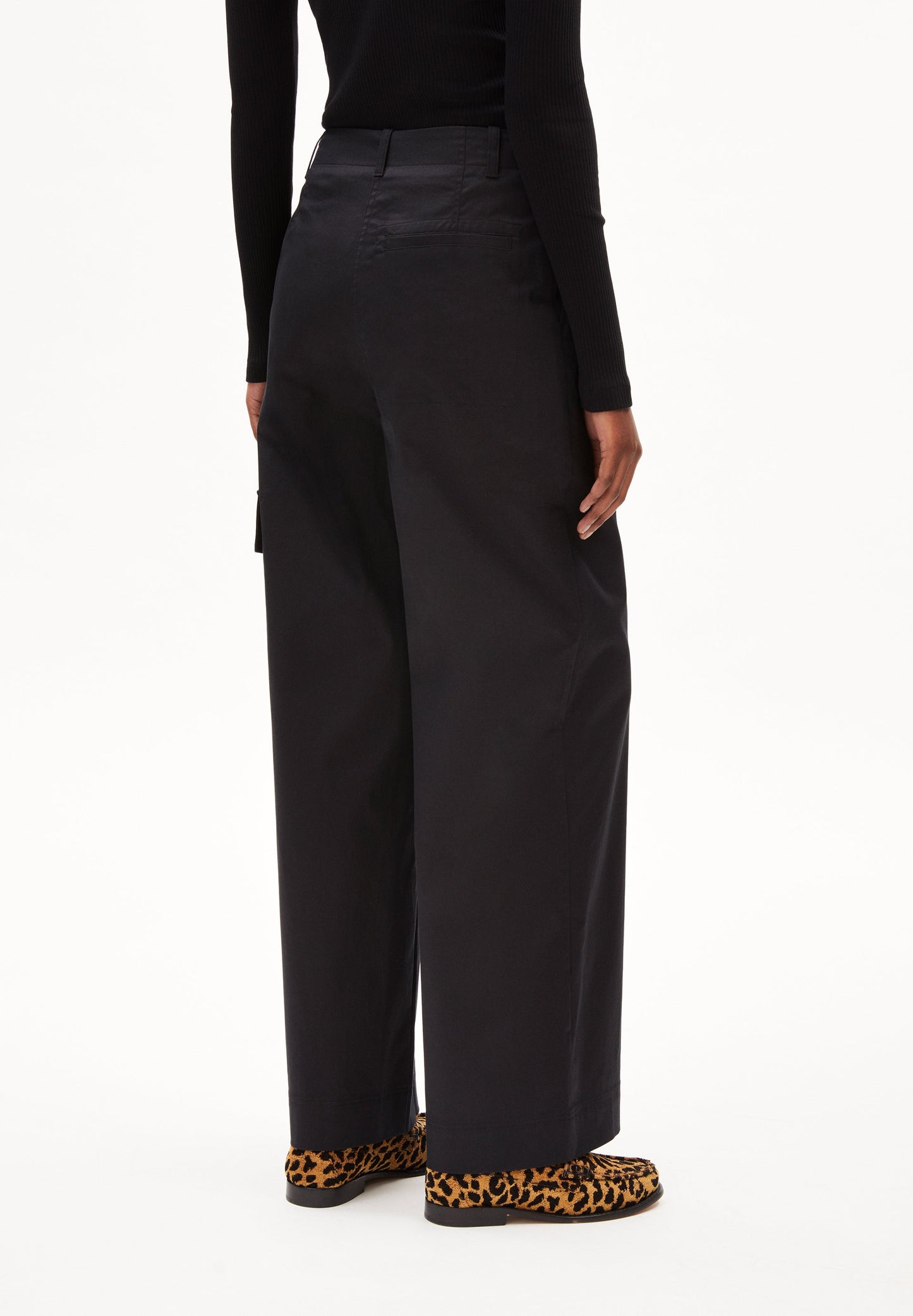 Pantalon ample cargo en coton bio | noir "catiaa - black"