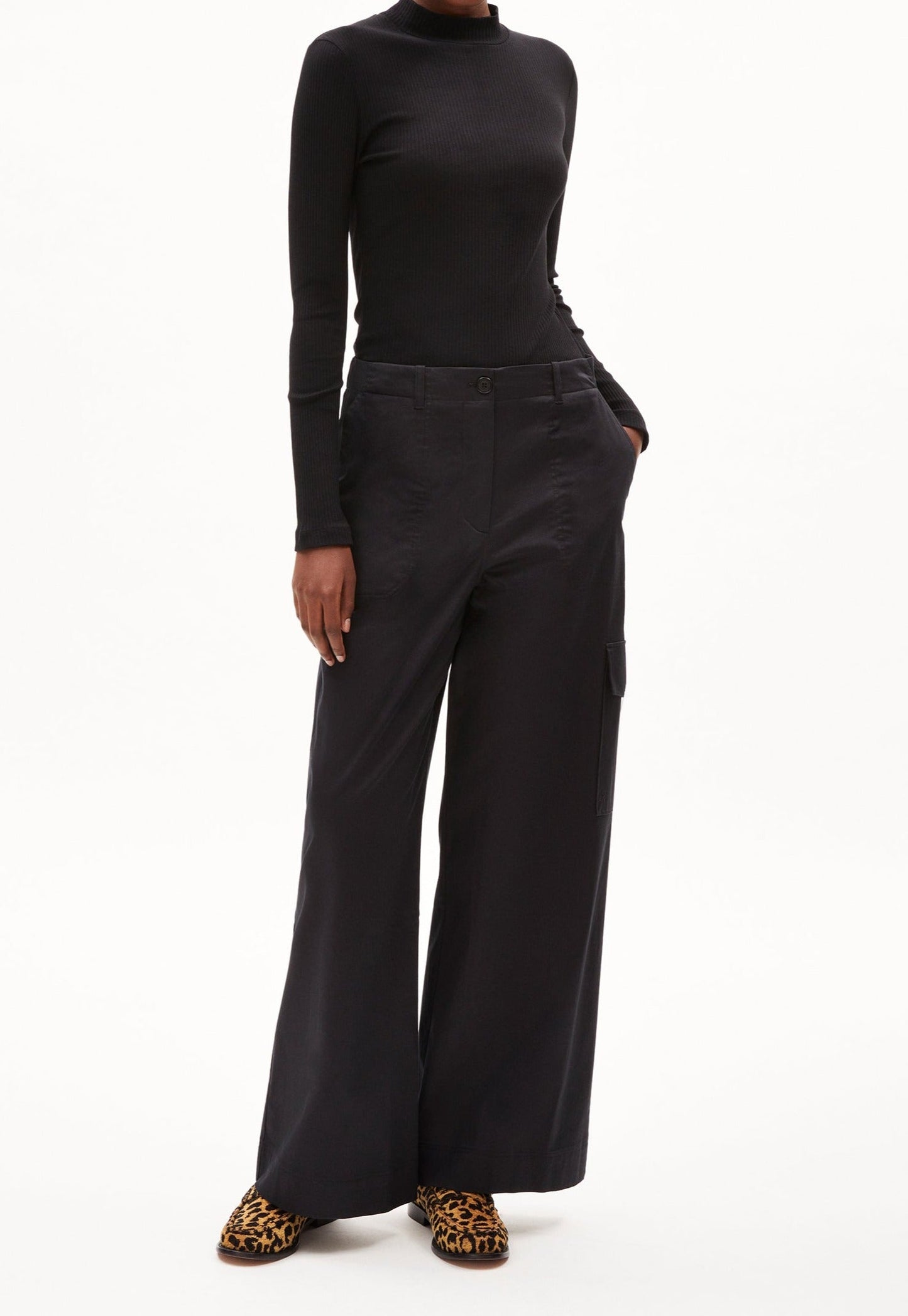Pantalon ample cargo en coton bio | noir "catiaa - black"