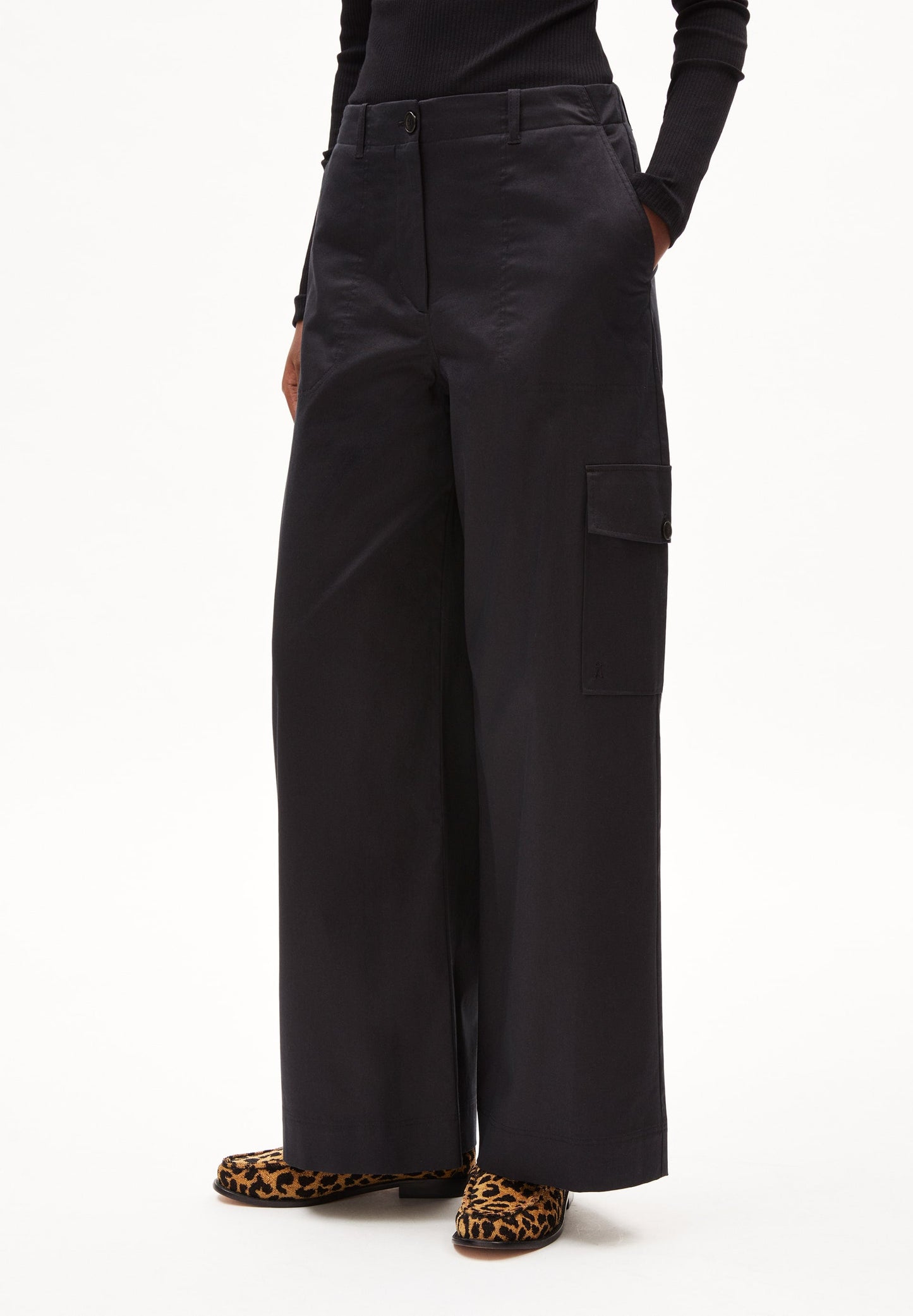 Pantalon ample cargo en coton bio | noir "catiaa - black"