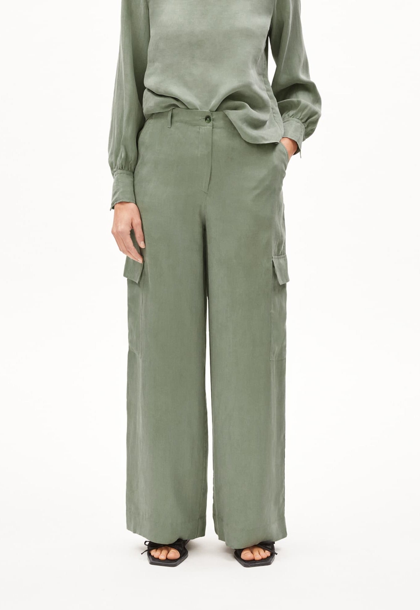 Pantalon fluide cargo en tencel | vert "catiaa grey green"
