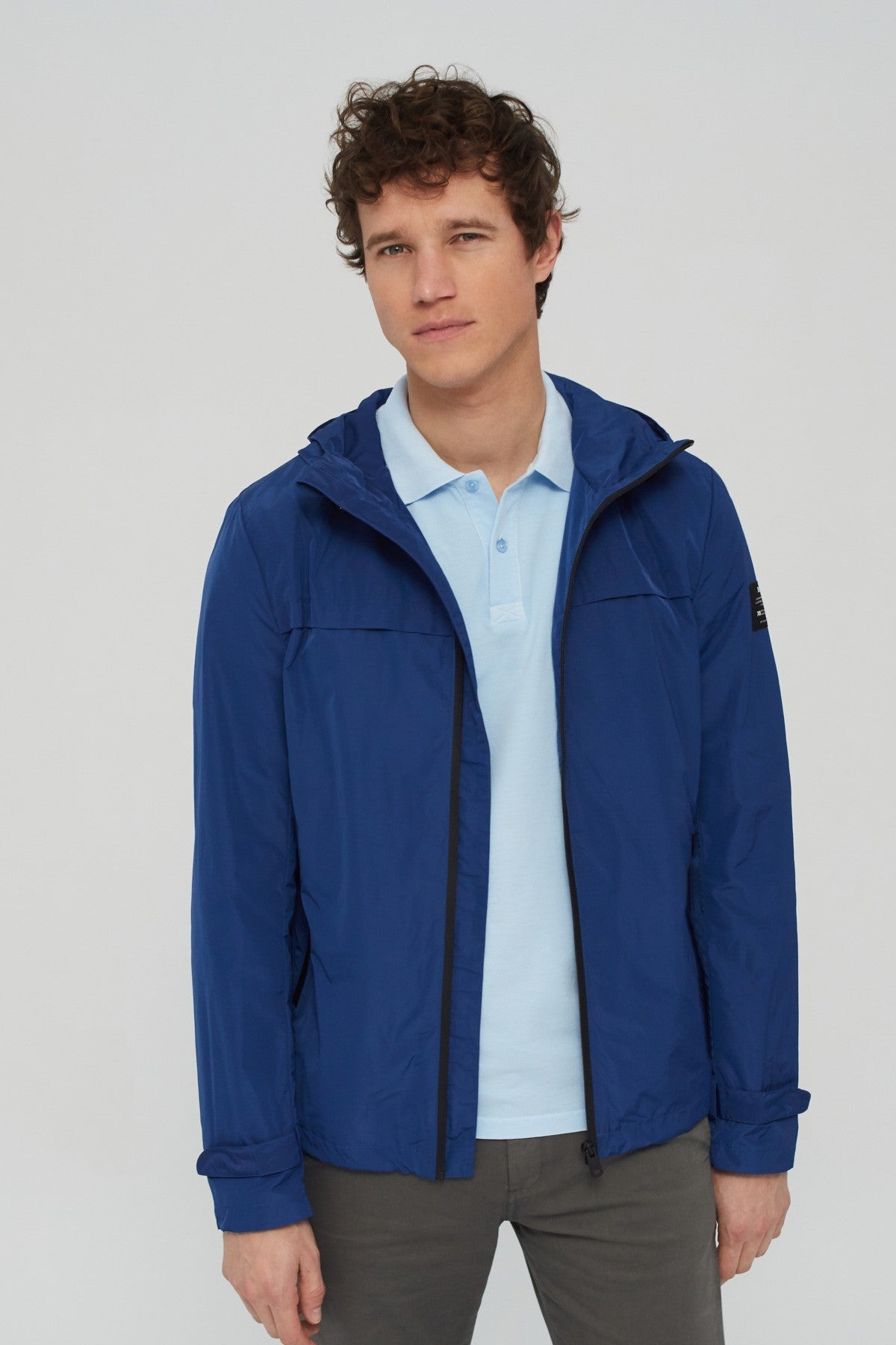 Veste déperlante bleue en polyester recyclé et sorona - dalven nautic