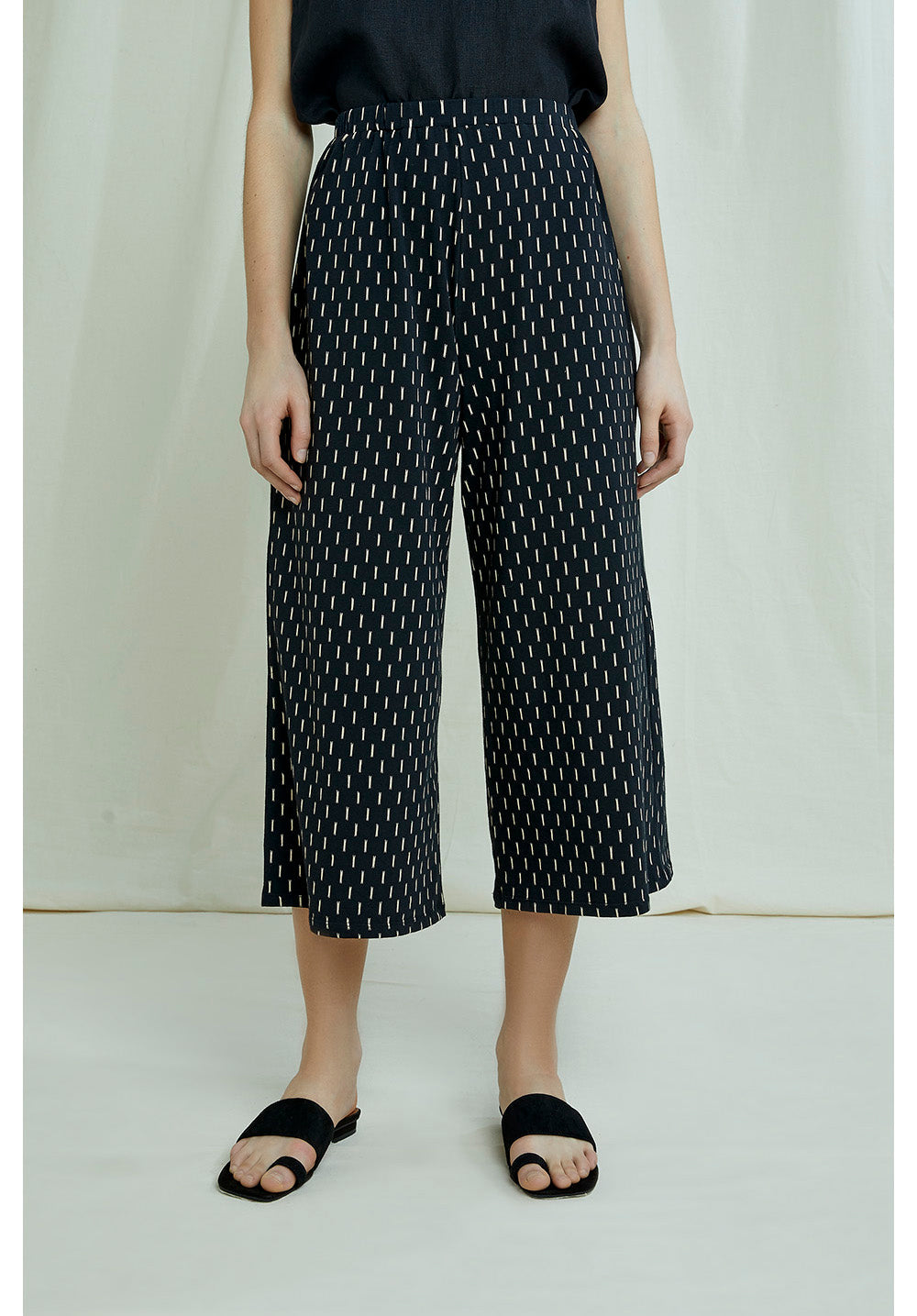 Pantalon 3/4 ample noir à imprimés blancs en coton bio - Chandre