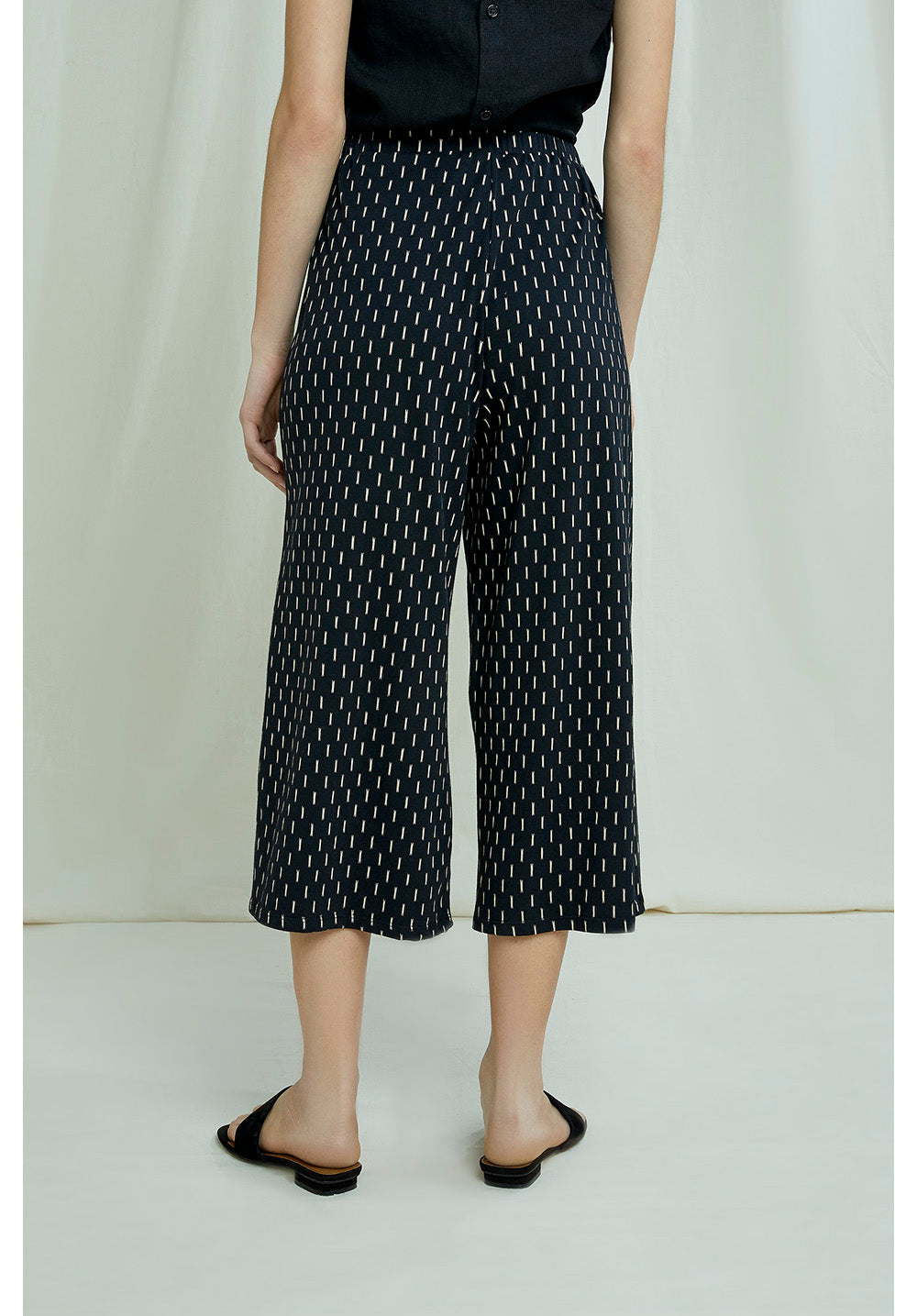 Pantalon 3/4 ample noir à imprimés blancs en coton bio - Chandre