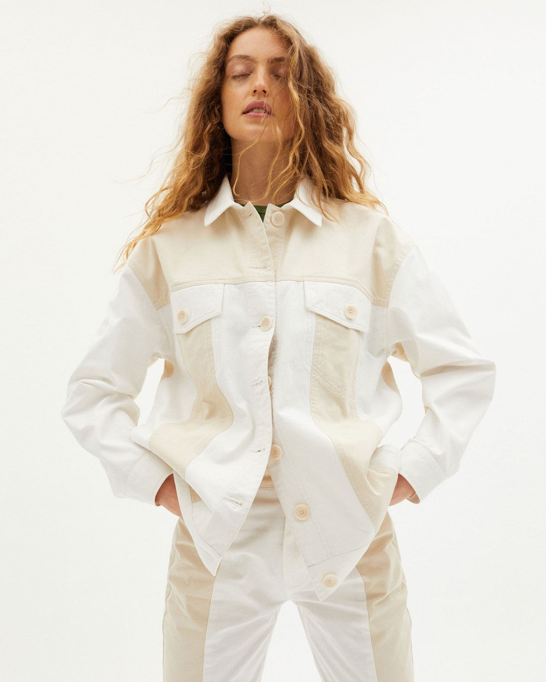 Veste bicolore beige et blanche en coton bio - PATCHED PHOEBE JACKET combo