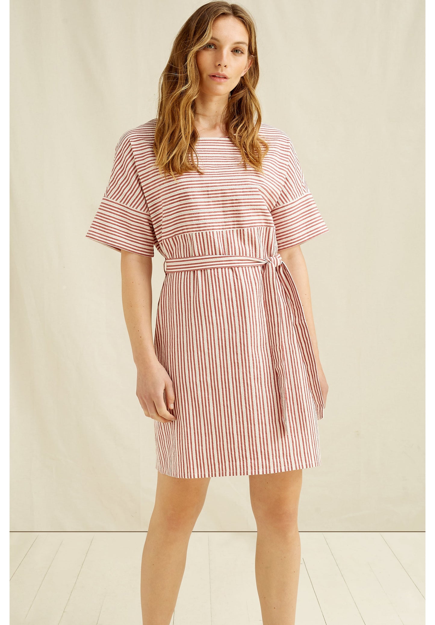 Robe à rayures rouge tissée à la main en coton bio - Christabel