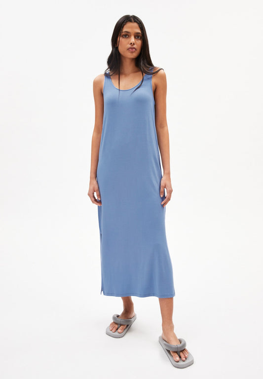 Robe longue bleu ciel en ecovero - claraa solid sky high