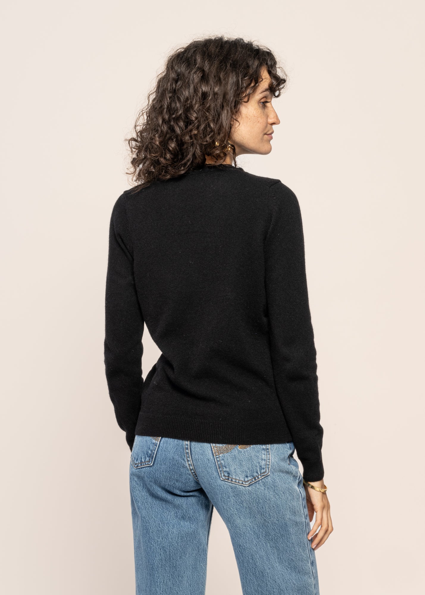 Pull en laine mérinos recyclée | noir "light merino wool crew - deep black"