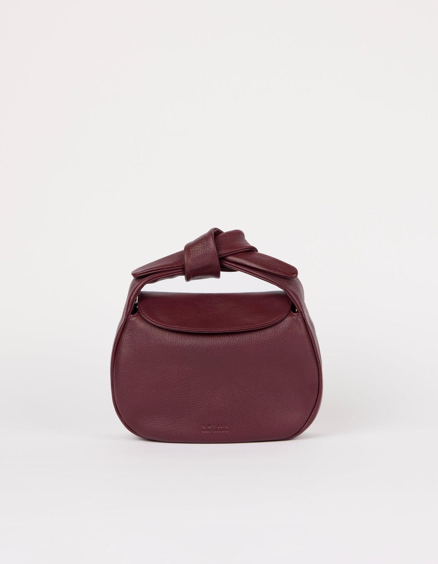 Sac à main en cuir certifié | rouge "Coco-croissant - Dark cherry soft grain leather"