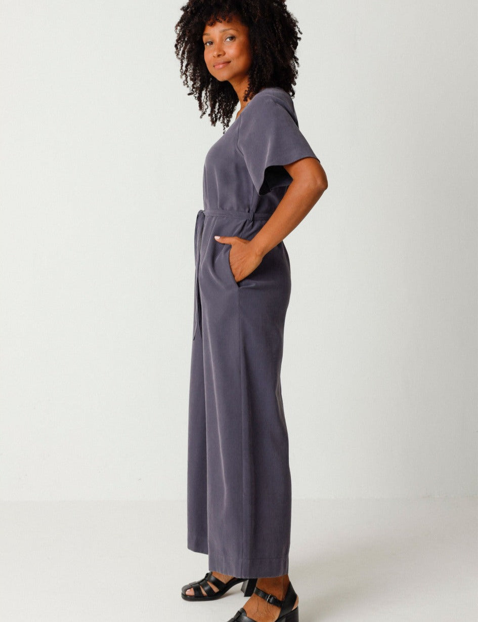 Combinaison manches courtes en tencel | gris "kaie jumpsuit dark grey"
