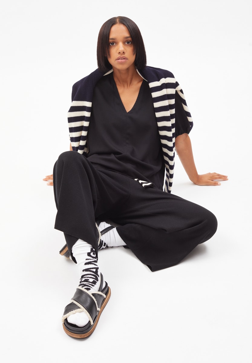 Blouse noire en viscose Ecovero - coranaa