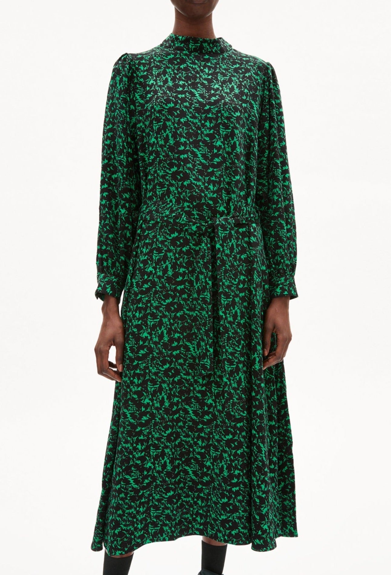 Robe longue à motifs en viscose ecovero - dagmaar abstract flash green