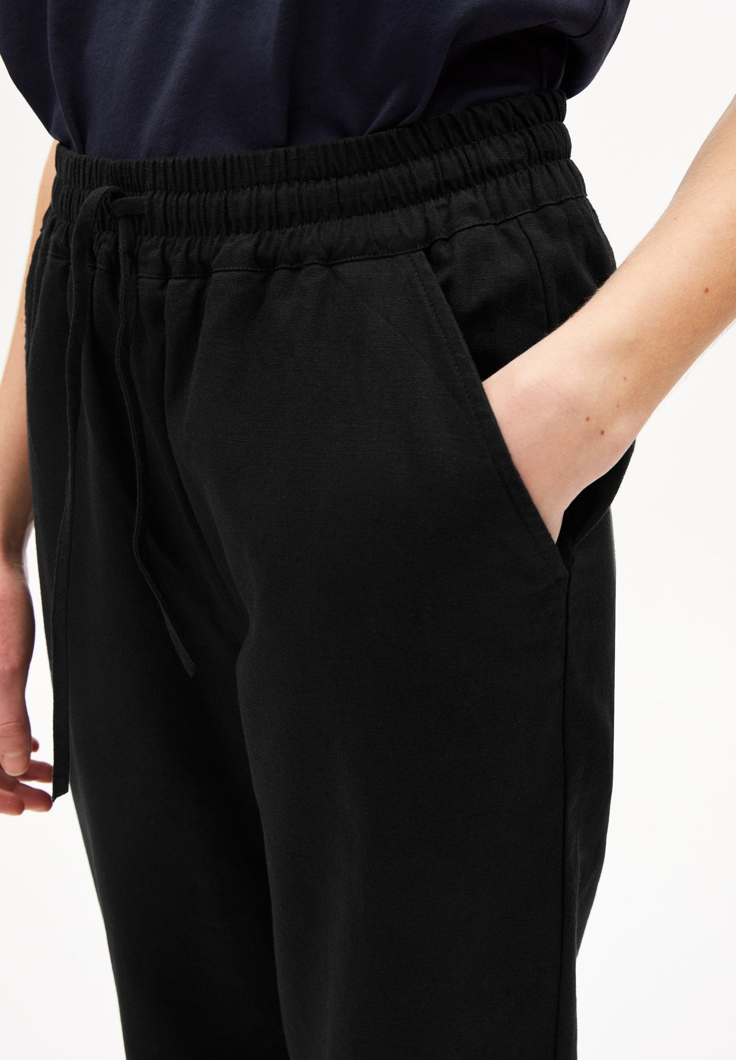 Pantalon noir en coton bio et lin - daniaa lino black