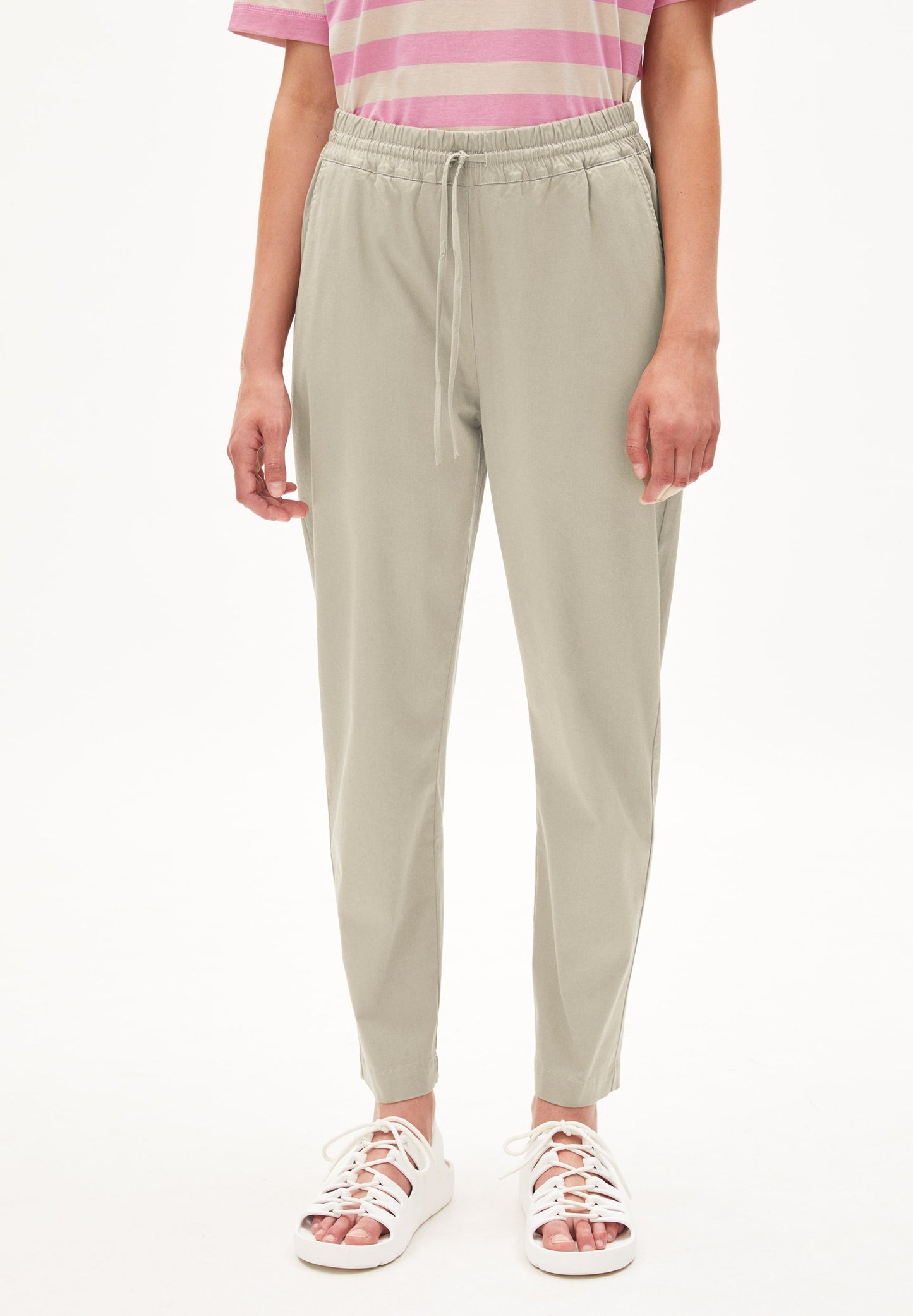 Pantalon carotte beige en coton bio - danyaa light desert