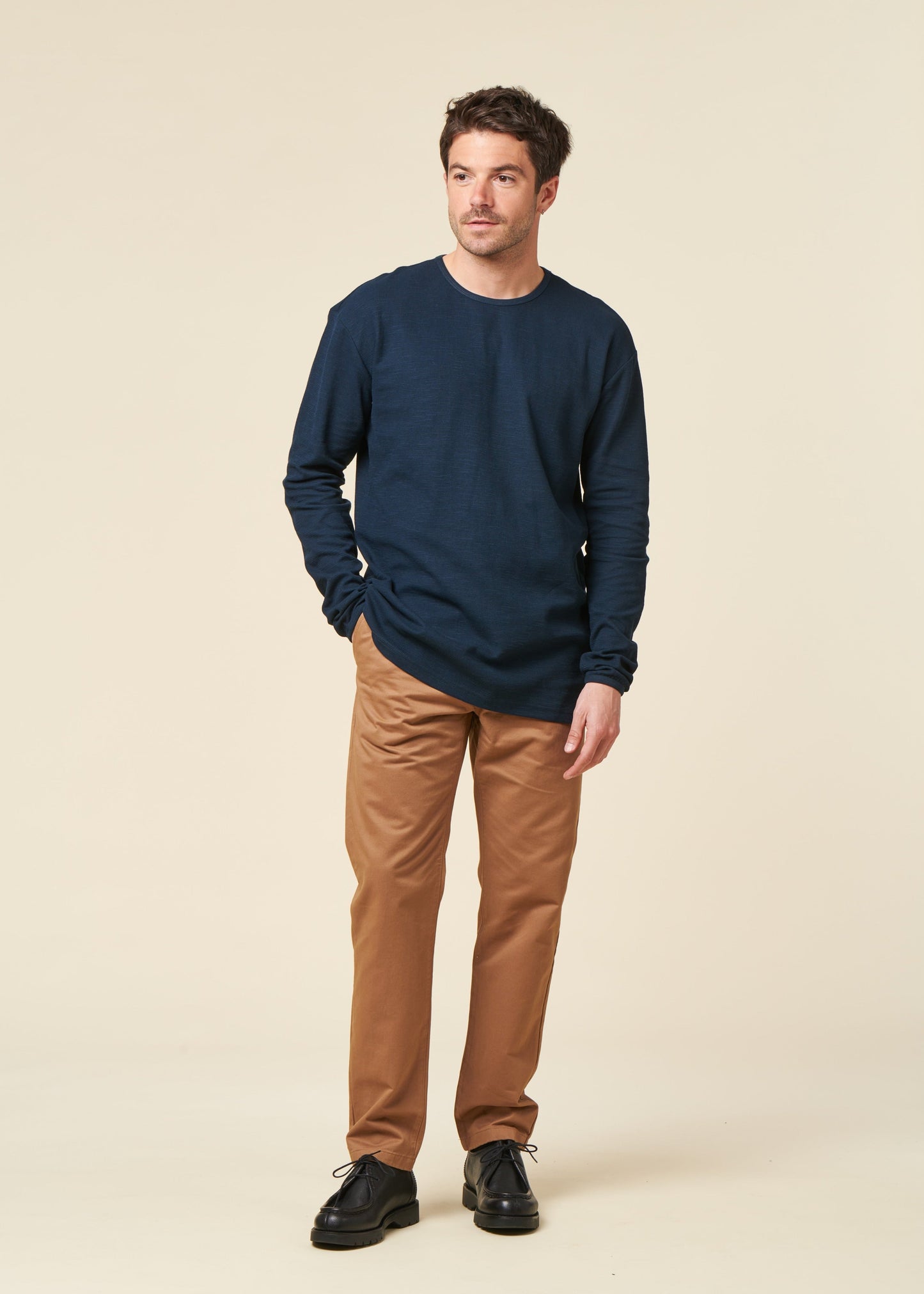 Chino droit en coton bio | Camel  "chuck regular chino twill pants tuffet"