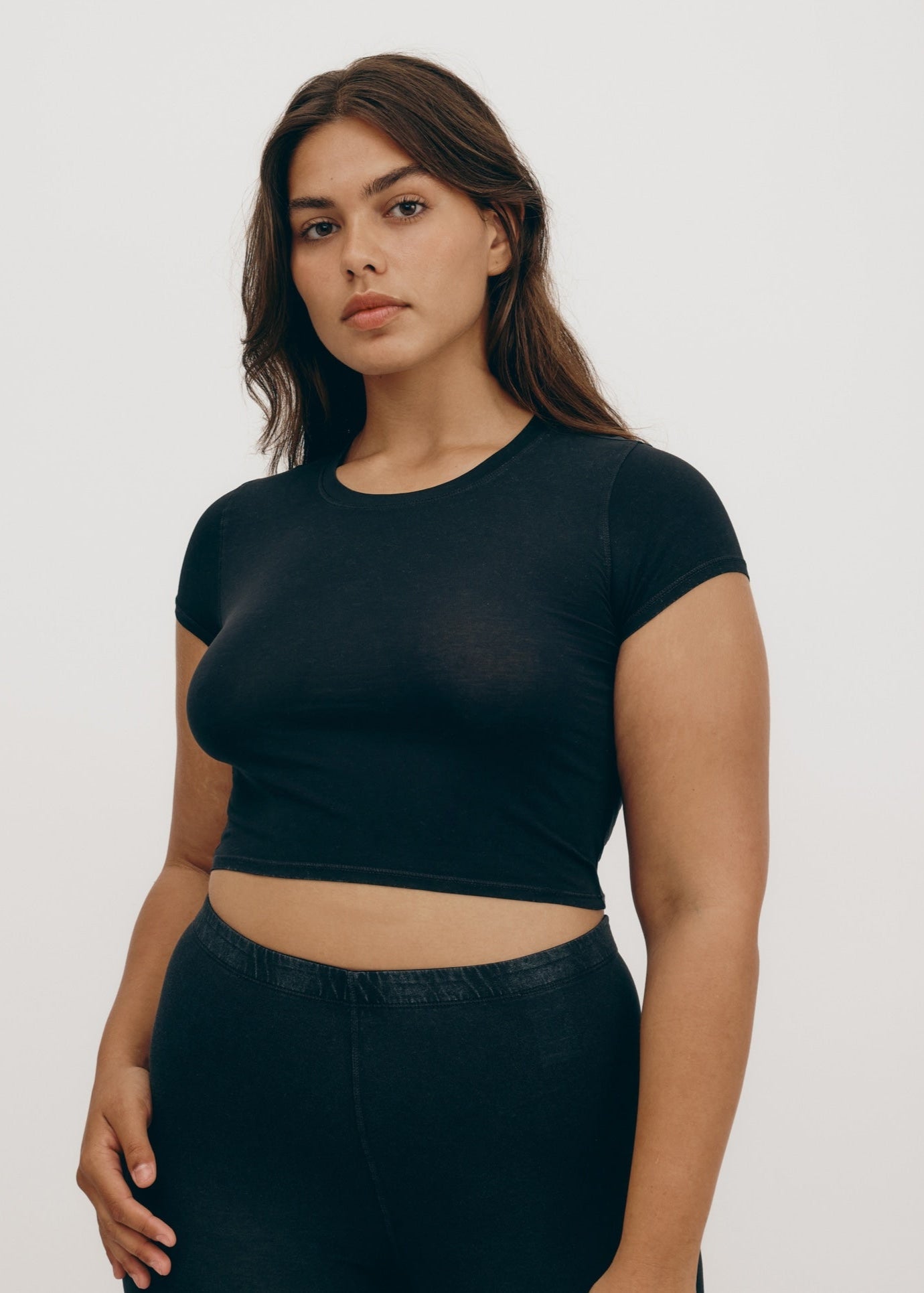 T-shirt court en coton bio | noir "core baby tee black"