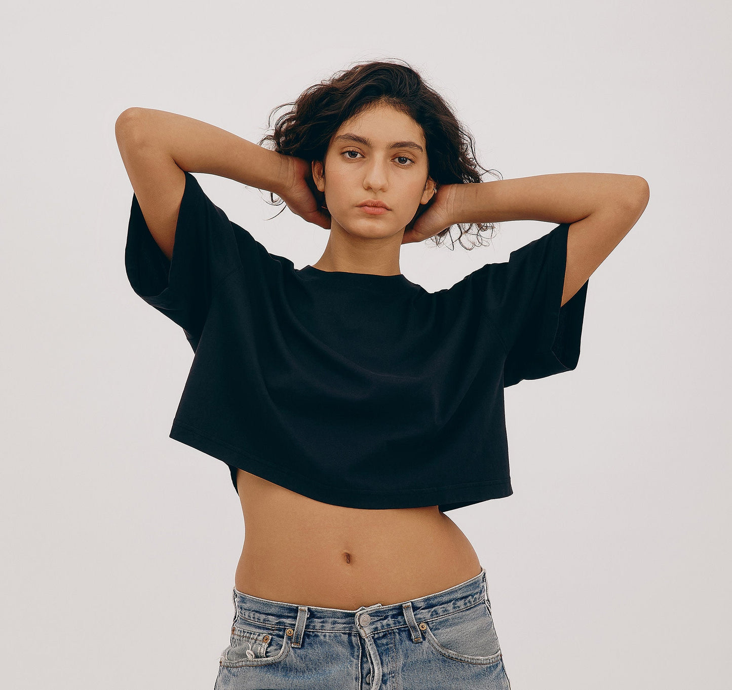 T-shirt court en coton bio | noir "true boxy crop tee black"