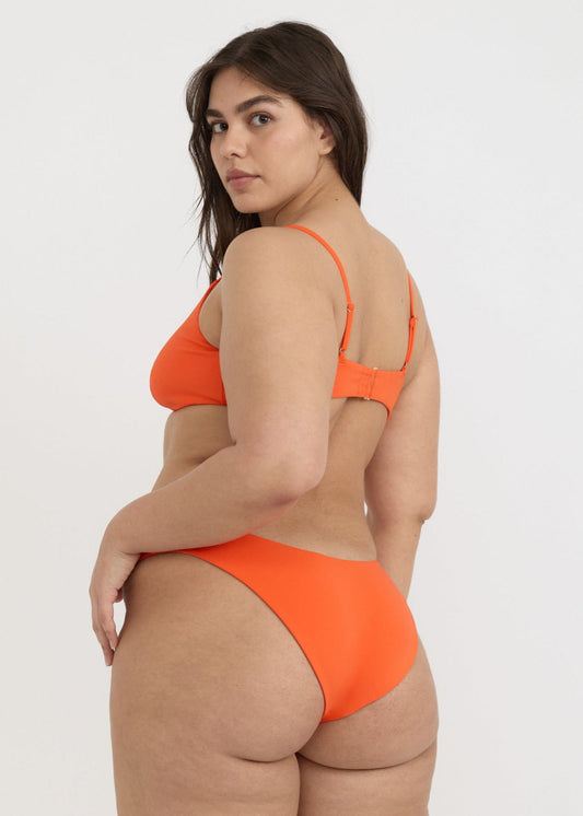 Culotte de bain en matières recyclées | orange "swim cheeky bikini bottom - blood orange"