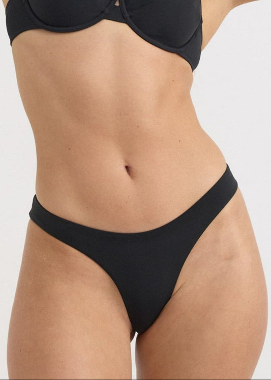 String de bain en matières recyclées | noir "swim high-leg bikini thong - black"