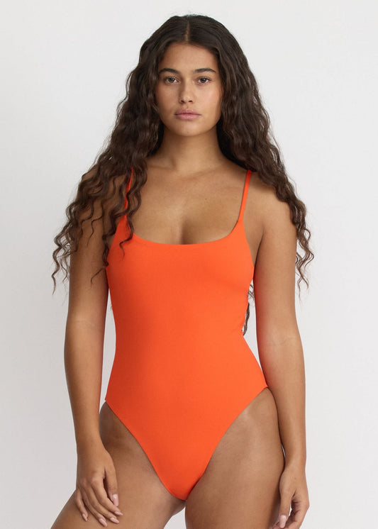Maillot une pièce en matières recyclées | orange "Swim open back one-piece - blood orange"