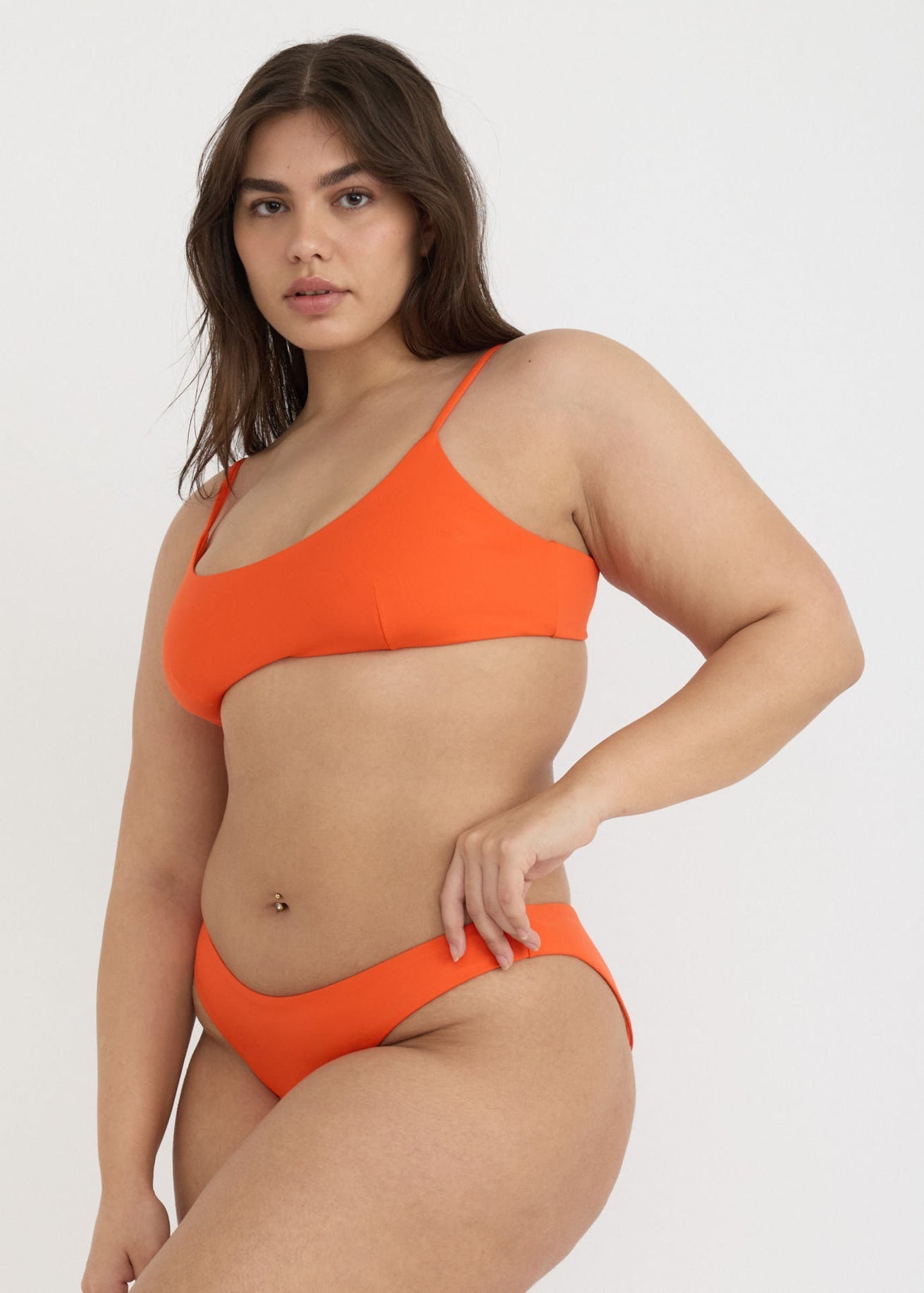 Haut de maillot en matières recyclées | orange "swim scoop bikini top - blood orange"