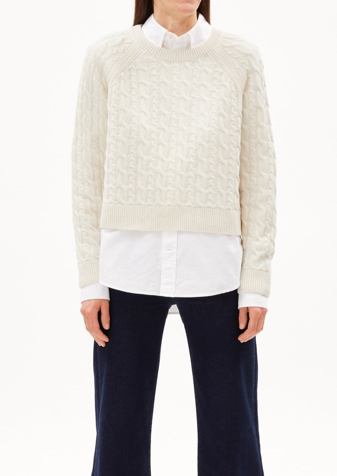 Pull tressé en laine bio et recyclée | écru "diliriaa cable oatmilk"