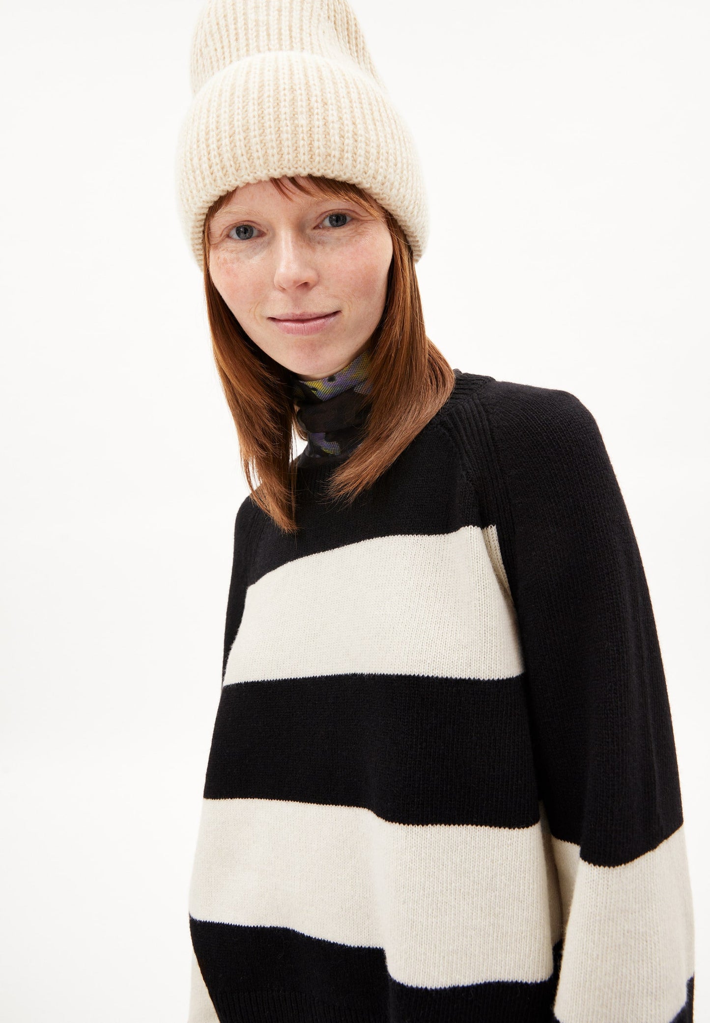 Pull en laine bio et recyclée | Rayé écru et noir "diliriaa stripe black-oatmilk"