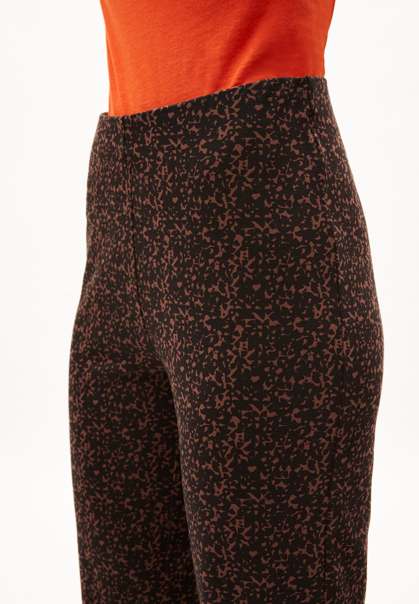 Pantalon à motifs en coton bio | Marron "donnaa abstract deep brown"
