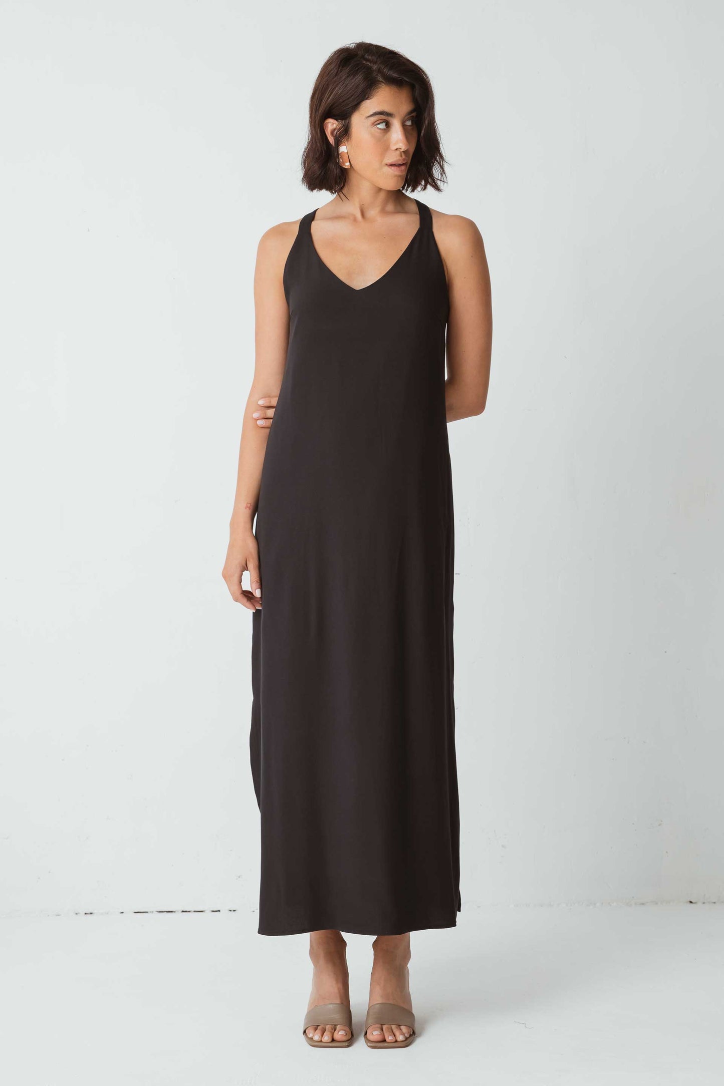 A RENVOYER - Robe longue fendue noire en ecovero - vestido klaudia black