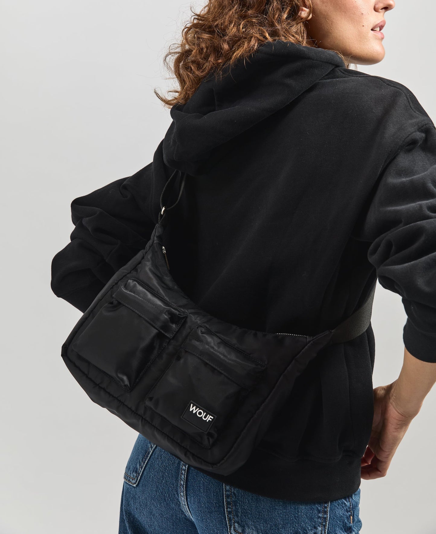 Sac bandoulière en matière recyclée | noir "oslo crossbody bag"