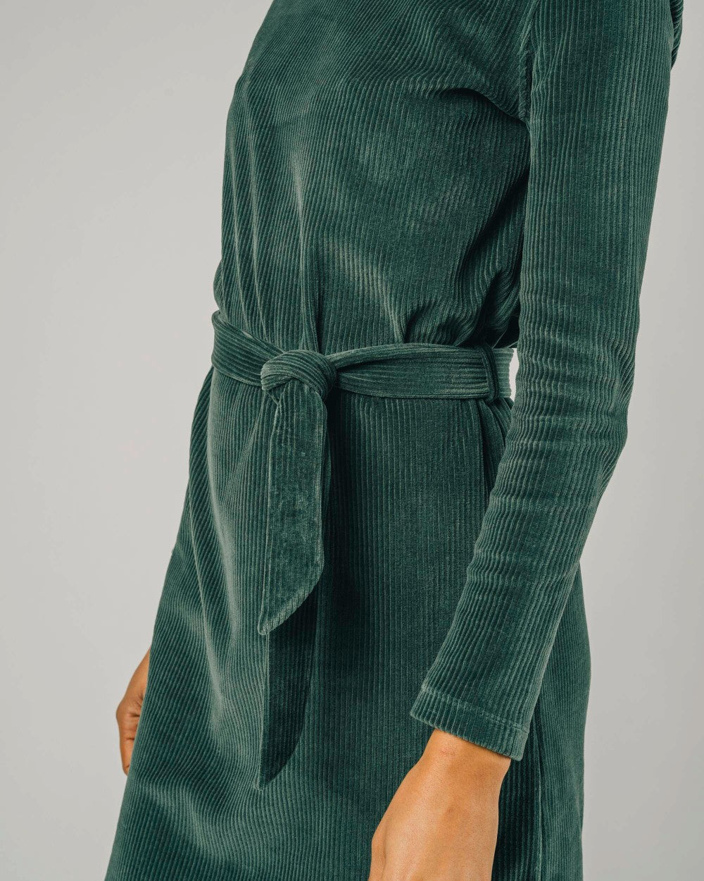 Robe vert forêt velours en coton bio - corduroy belted dress forest green