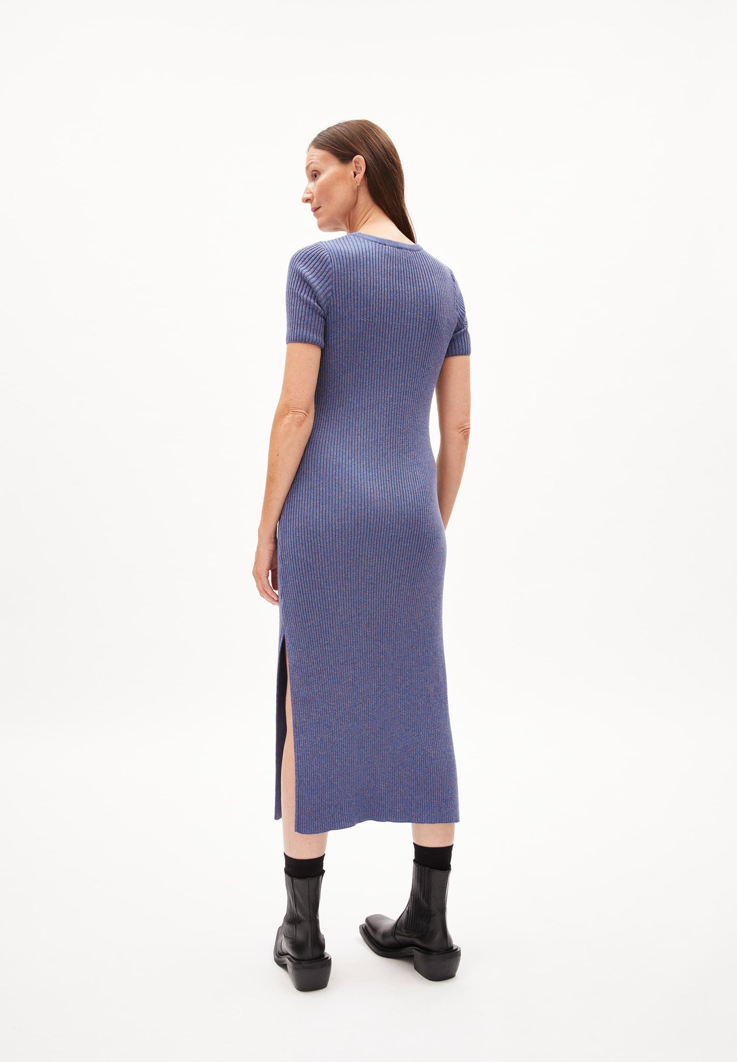 Robe midi en maille de coton bio et recyclé | violet "elainaas dynamo blue-undyed"
