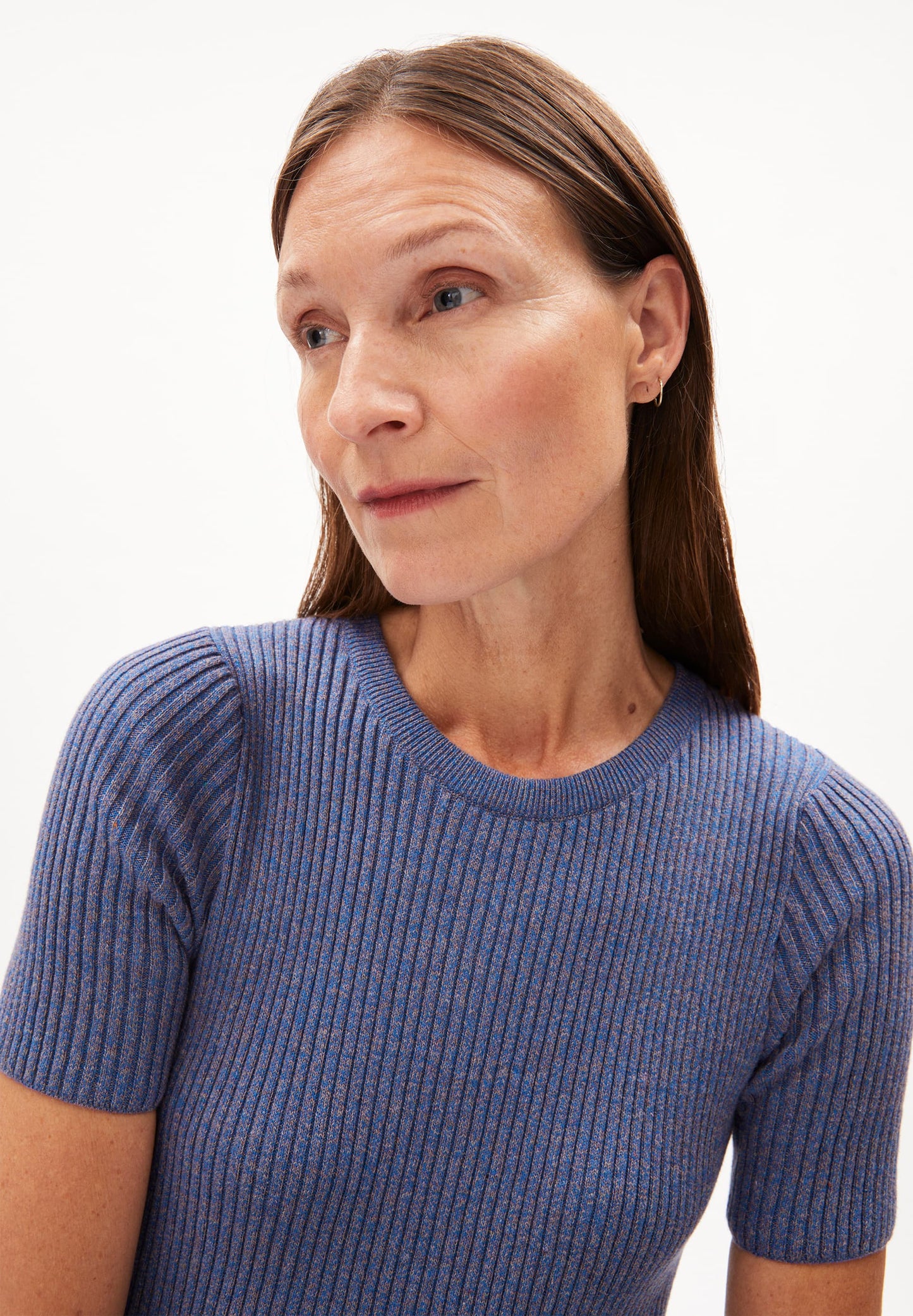 Robe midi en maille de coton bio et recyclé | violet "elainaas dynamo blue-undyed"