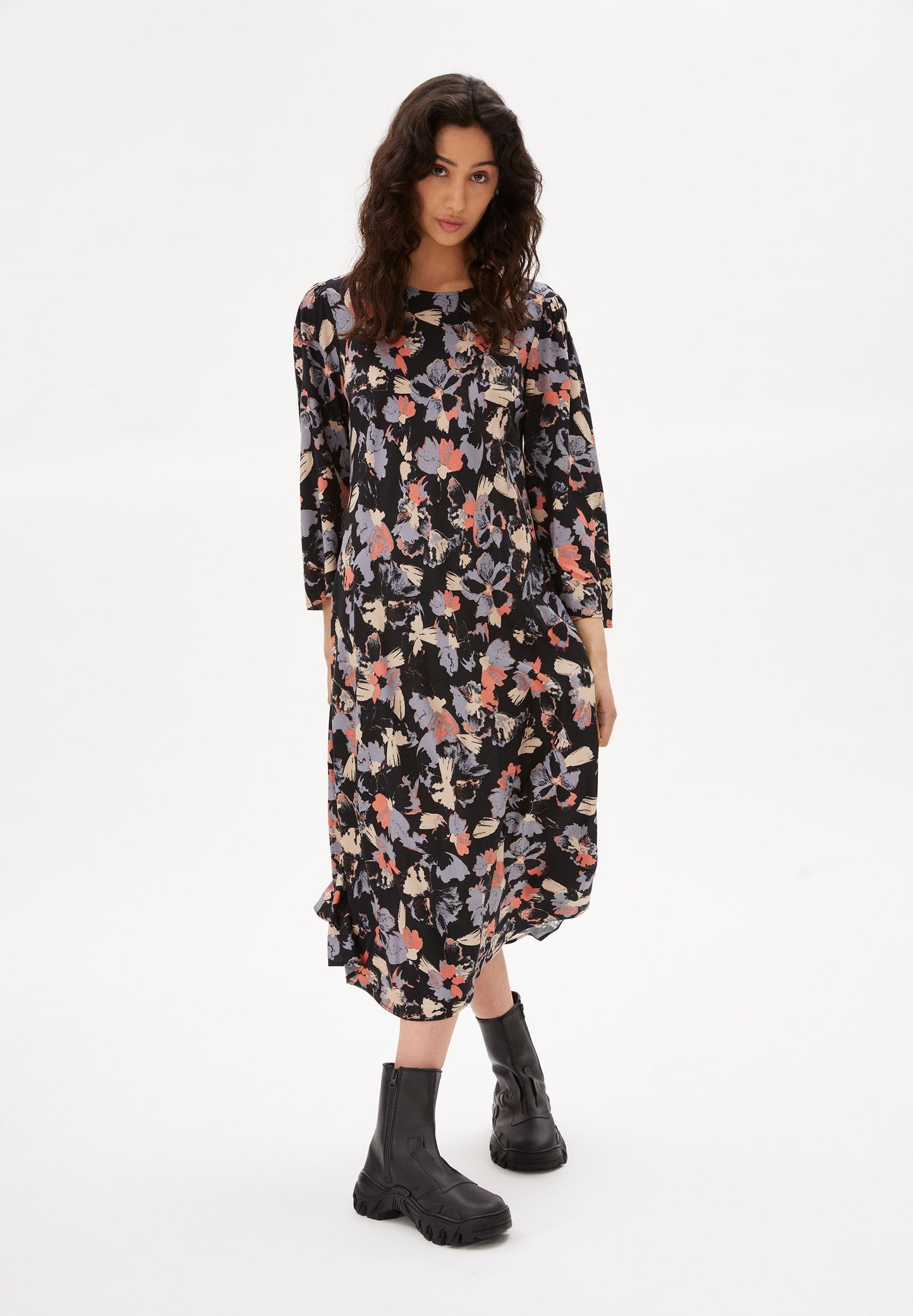 Robe à motifs en éco-vero - ELMAA BLOTCHED BLOOMS black