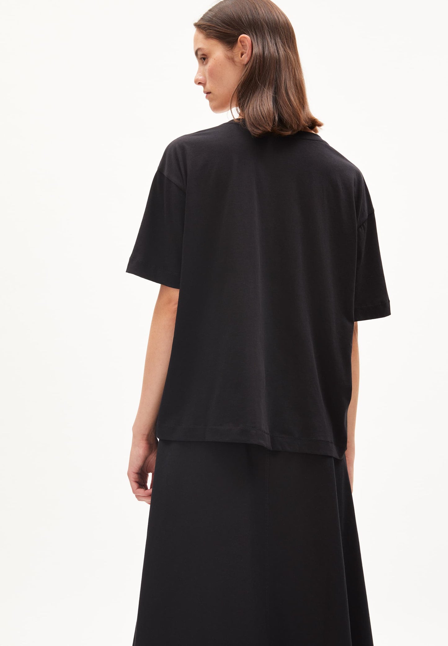 T-shirt col v en coton bio | Noir "demikaa black"