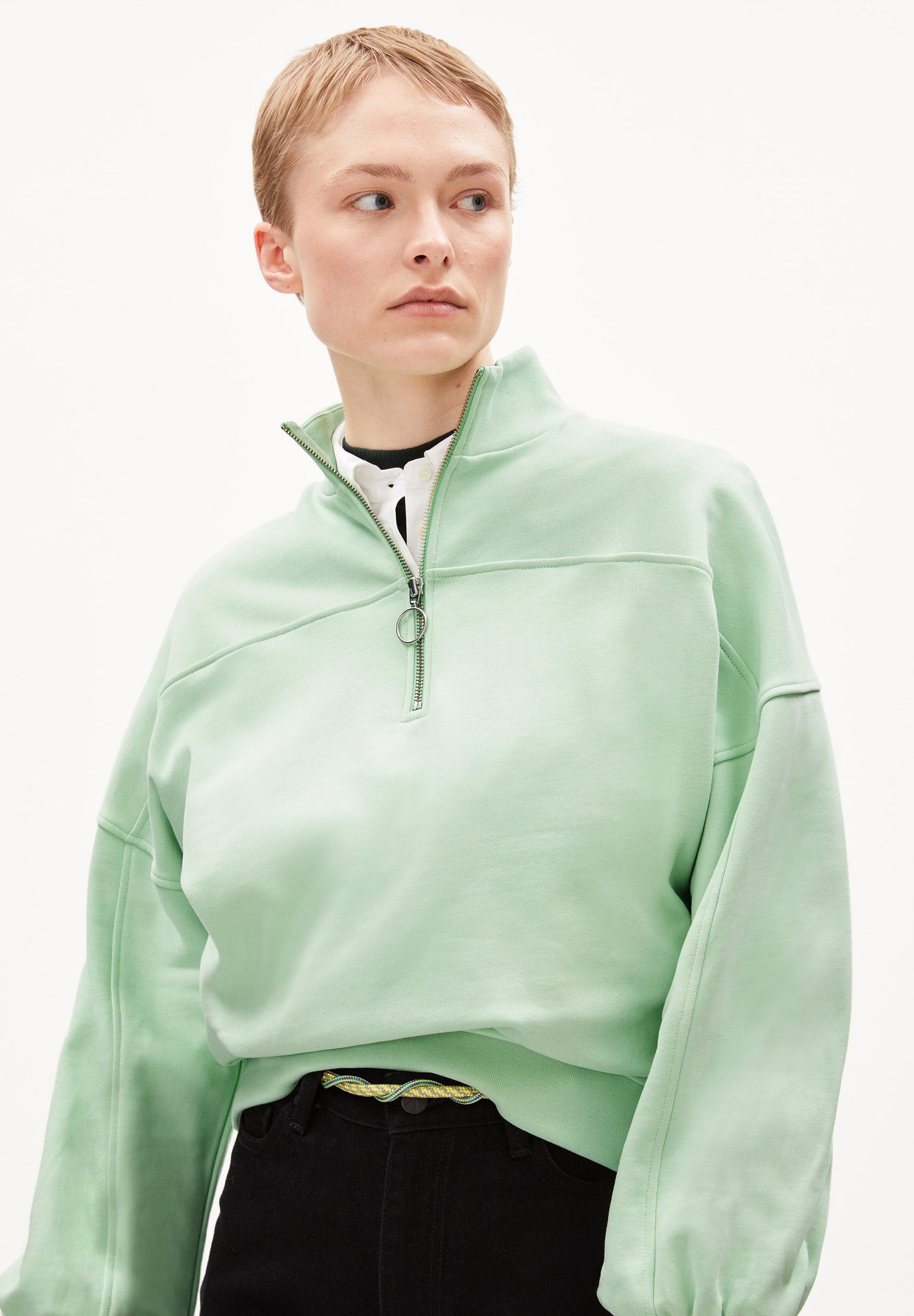Sweat col zippé vert pomme en coton bio - eminaa light apple neon