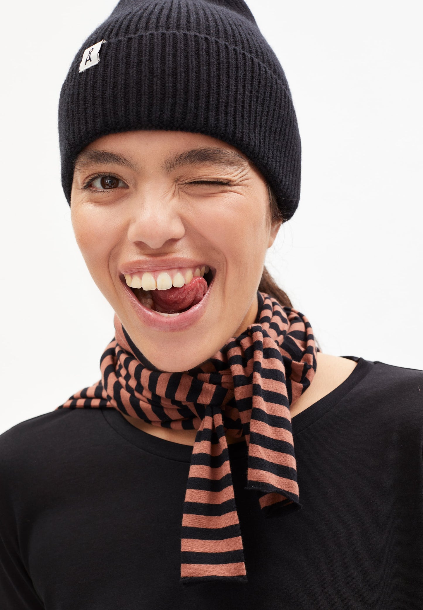 Bonnet noir en coton et laine bio - maax black