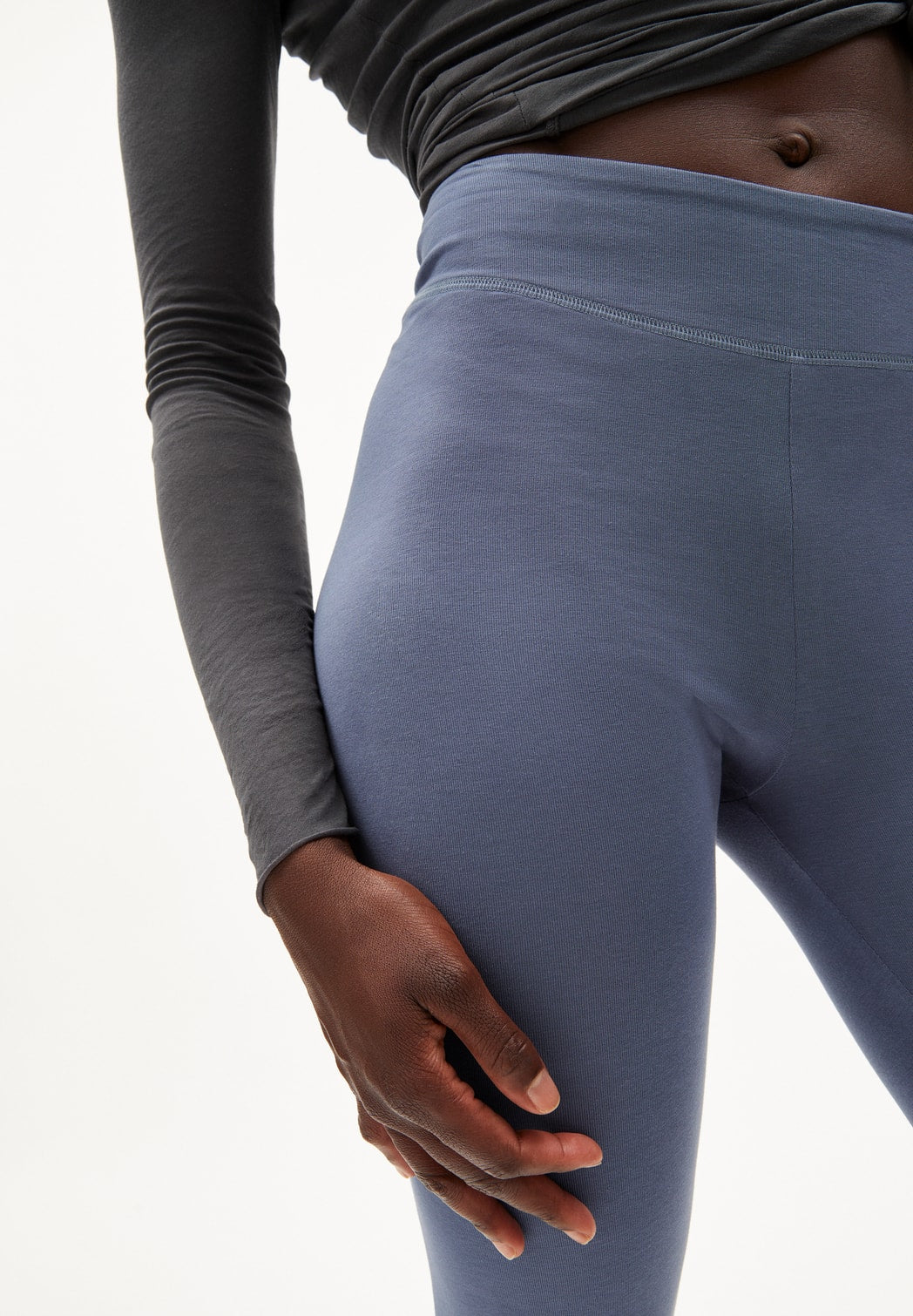 Legging bleu ciel en coton bio - Faribaa logo shadow blue