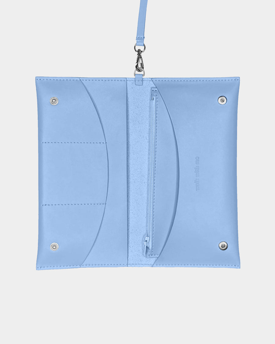 Portefeuille bleu ciel en matières recyclées - flat purse lightblue