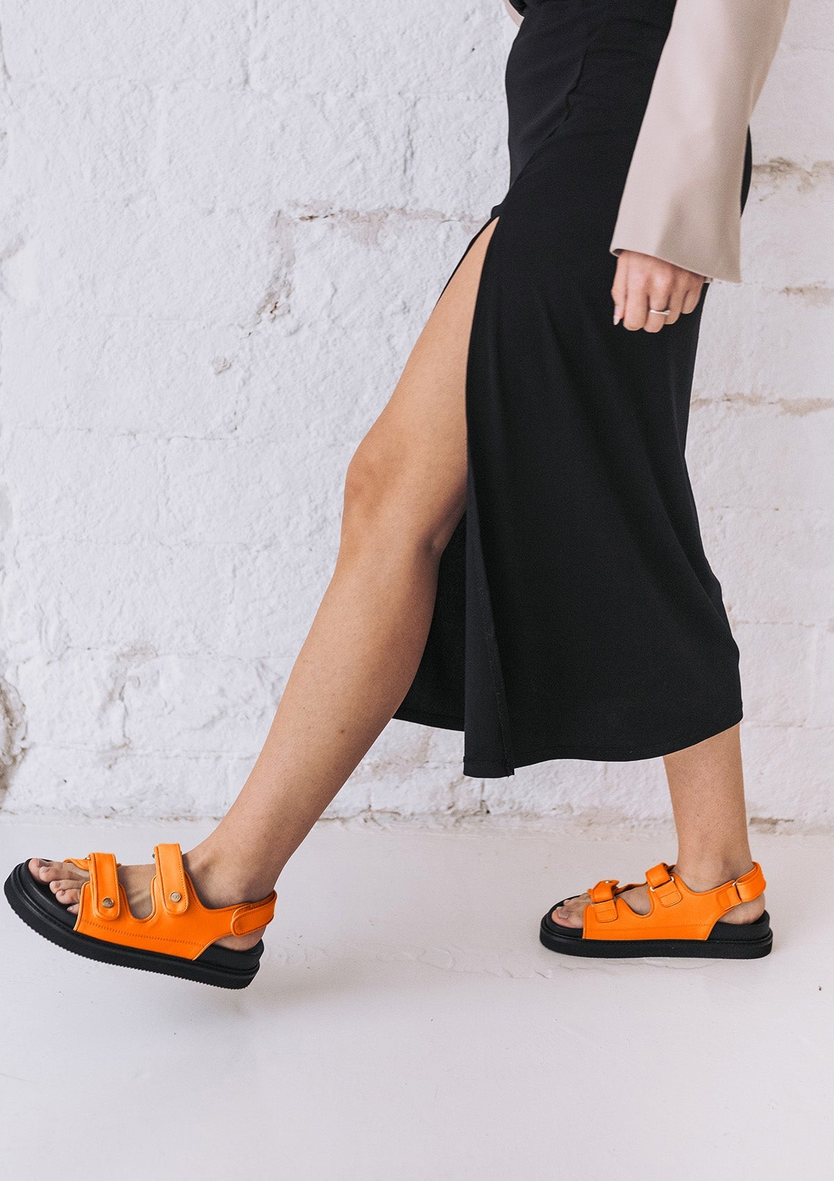 Sandales oranges en cuir vegan - je m'en fous tangerine